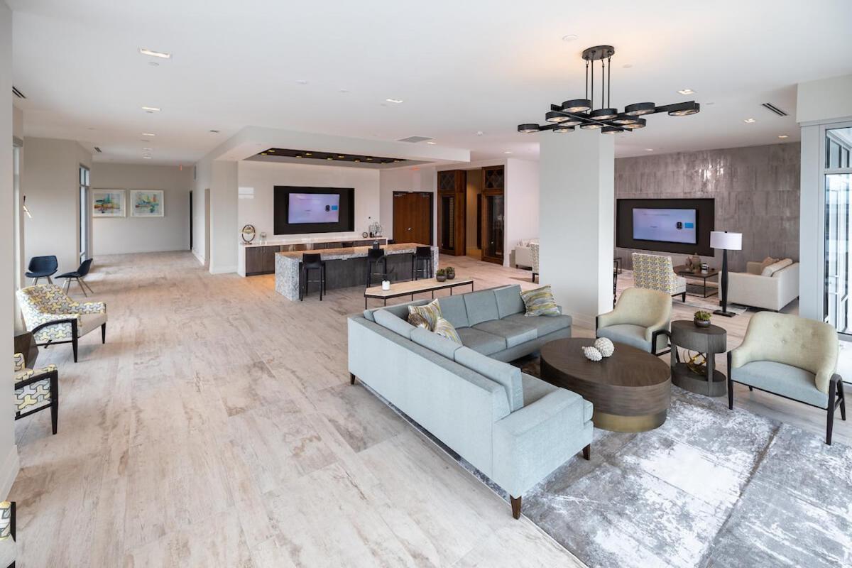 The Executive Suite เดอะวูดแลนส์ ภายนอก รูปภาพ